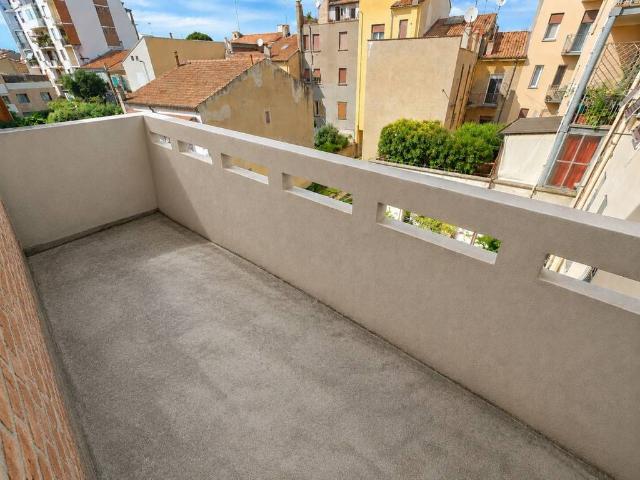 Appartamento in affitto a Ferrara FE