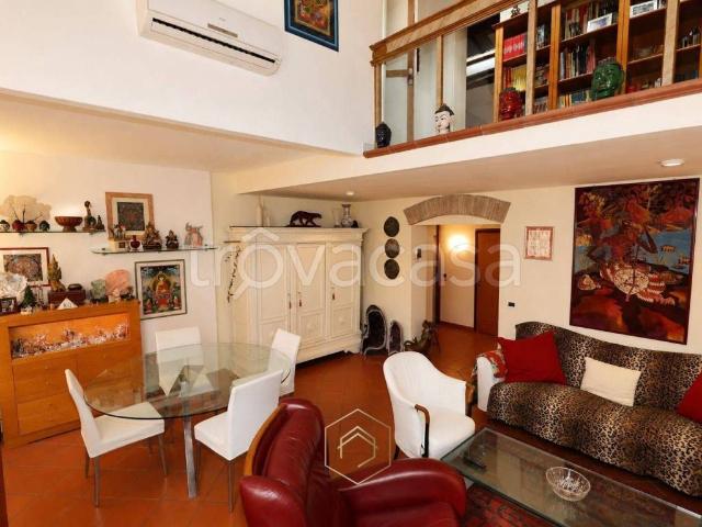 Appartamento in affitto a Ferrara via Della Paglia, non arredato/vuoto, terrazzo, ultimo piano TrovaCasa