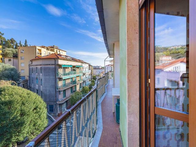 Appartamento in affitto a Finale Ligure SV