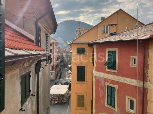 Appartamento in affitto a Finale Ligure via Anton Giulio Barrili, arredato, ristrutturato, lavatrice TrovaCasa