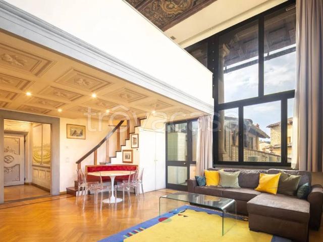 Appartamento in affitto a Firenze piazza Di Santa Trinita, terrazzo, vista panoramica, centrale TrovaCasa