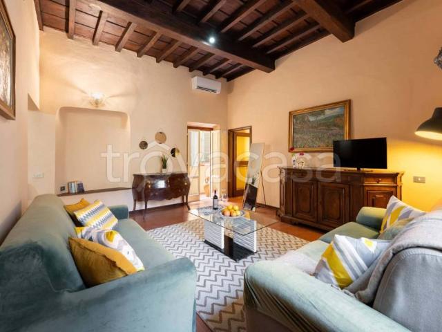 Appartamento in affitto a Firenze via Maggio, Santo Spirito