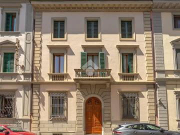 Appartamento in affitto a Firenze via Bonifacio Lupi, 23, arredato, terrazzo, contesto signorile TrovaCasa