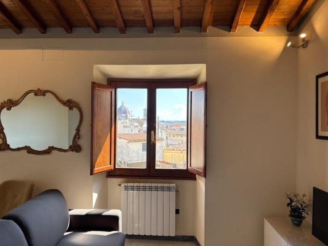 Appartamento in affitto a Firenze via Cavour, Duomo