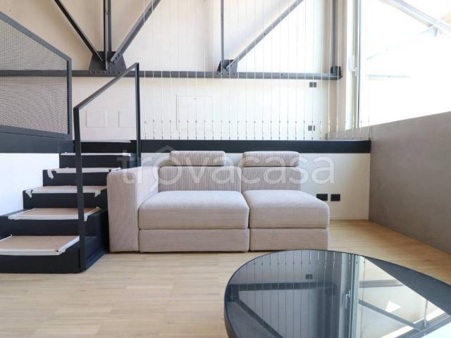 Appartamento in affitto a Firenze via delle Cascine, arredato, terrazzo, travi a vista TrovaCasa