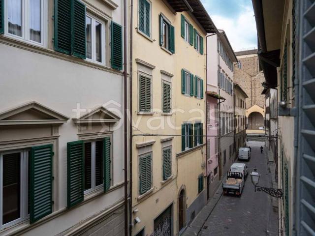 Appartamento in affitto a Firenze via delle Pinzochere, Santa Croce