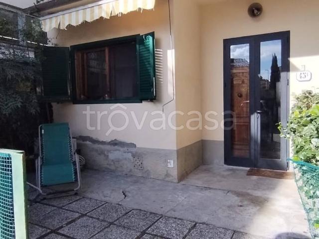 Appartamento in affitto a Firenze via Gaetano Pilati, arredato, giardino privato, posto auto TrovaCasa