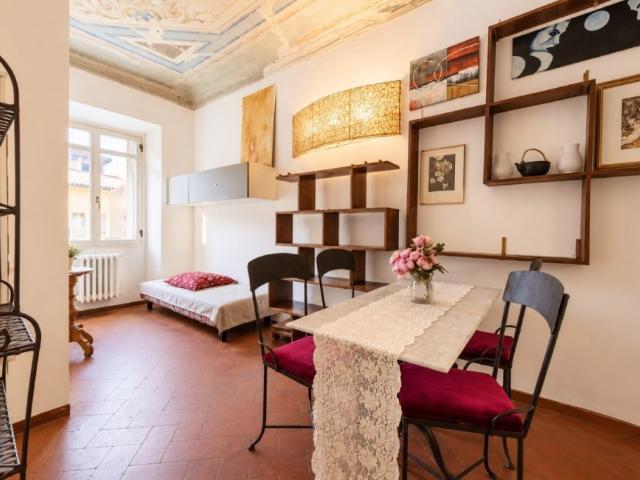 Appartamento in affitto a Firenze via Laura