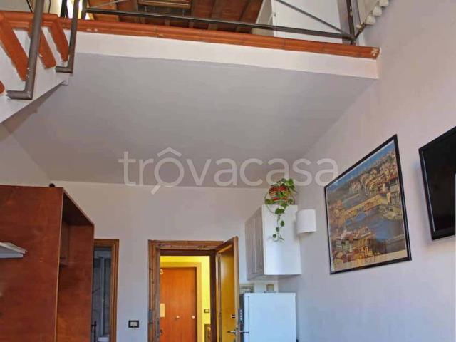 Appartamento in affitto a Firenze via San Zanobi, arredato, studio TrovaCasa