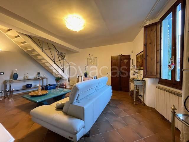 Appartamento in affitto a Firenze via Sant'Andrea a Rovezzano, arredato, terrazzo, aria condizionata TrovaCasa