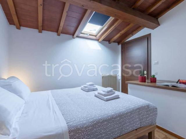 Appartamento in affitto a Firenze via Ventisette Aprile, San Marco SS Annunziata