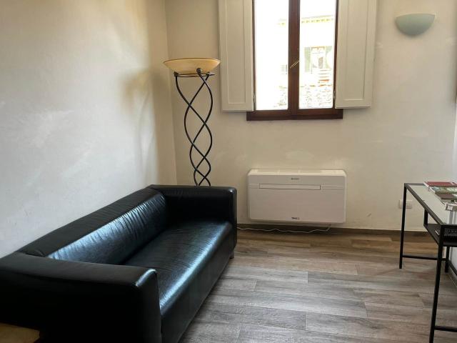 Appartamento in affitto a Firenze zona Piazza san marco rif. 1/L026