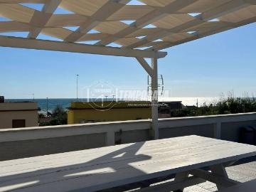 Appartamento in affitto a Fiumicino via Vallermosa, arredato, vista mare, ristrutturato TrovaCasa