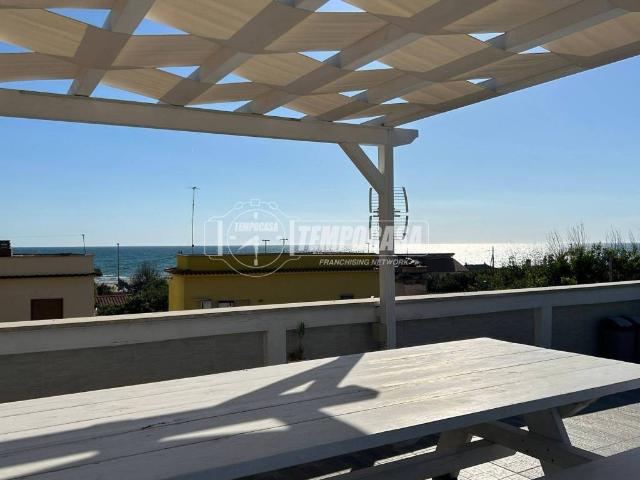Appartamento in affitto a Fiumicino via Vallermosa, arredato, vista mare, ristrutturato TrovaCasa