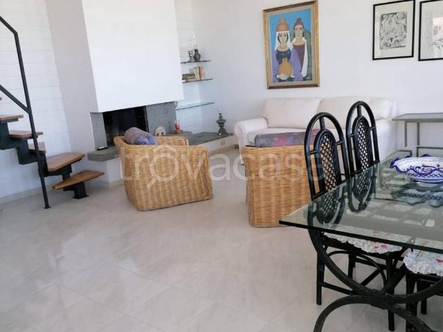 Appartamento in affitto a Fiumicino viale di Focene, arredato, giardino privato, terrazzo TrovaCasa