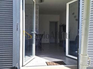 Appartamento in affitto a Fiumicino viale di Focene, arredato, giardino privato, centrale TrovaCasa