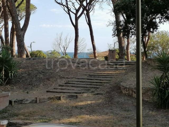 Appartamento in affitto a Follonica via Alessandro La Marmora, 64, terrazzo, riscaldamento autonomo, vista mare TrovaCasa