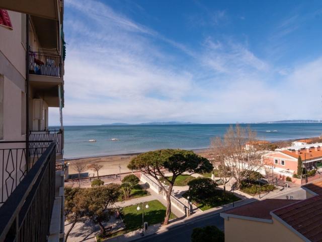 Appartamento in affitto a Follonica via Fratti, vista mare, ascensore, centrale TrovaCasa