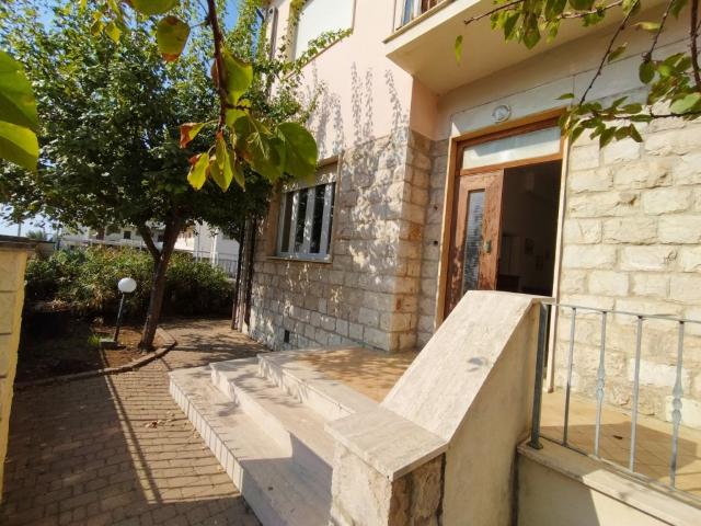 Appartamento in affitto a Follonica via isola del giglio, arredato, giardino privato, terrazzo TrovaCasa