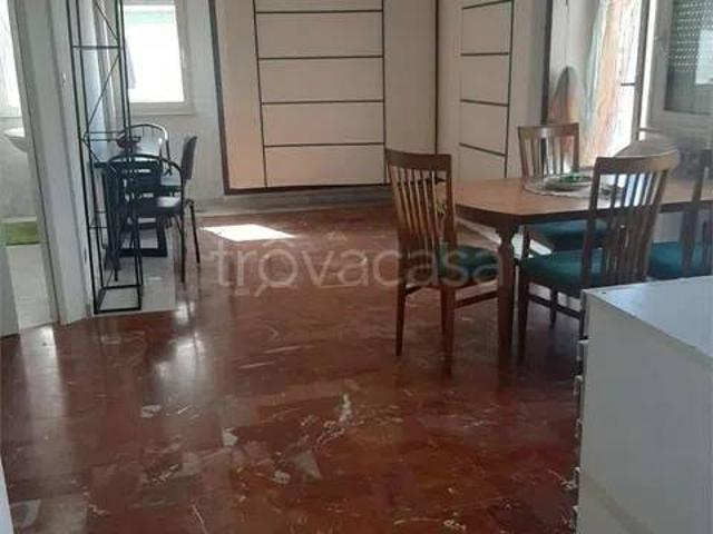 Appartamento in affitto a Formia via San Pietro, arredato, zona servita, aria condizionata TrovaCasa