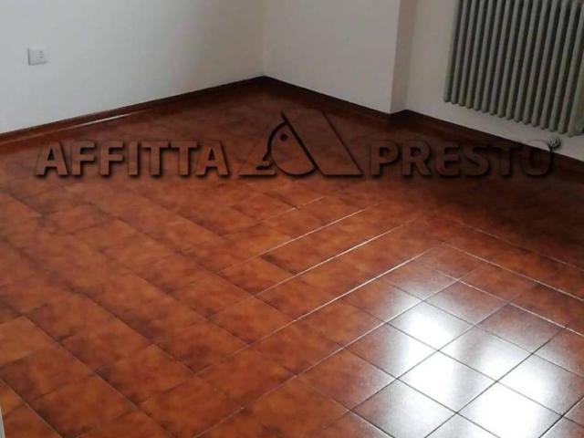 Appartamento in affitto a Forlì viale bologna, non arredato/vuoto, posto auto, ultimo piano TrovaCasa