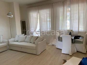 Appartamento in affitto a Forte dei Marmi via caio duilio, arredato, giardino privato, aria condizionata TrovaCasa