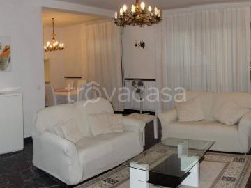 Appartamento in affitto a Forte dei Marmi via Giovanni Montauti, arredato, terrazzo, ascensore TrovaCasa