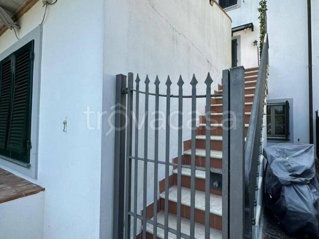 Appartamento in affitto a Forte dei Marmi via Emilia, arredato, giardino privato, posto auto TrovaCasa