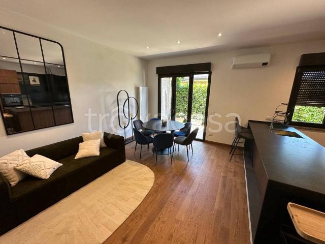 Appartamento in affitto a Forte dei Marmi via Luigi Dallapiccola, 62, arredato, giardino privato, terrazzo TrovaCasa