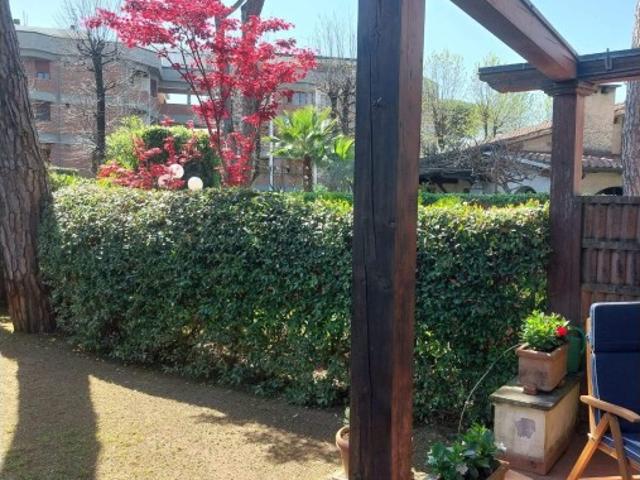 Appartamento in affitto a Forte Dei Marmi Vittoria Apuana