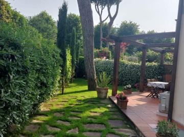 Appartamento in affitto a Forte Dei Marmi Vittoria Apuana