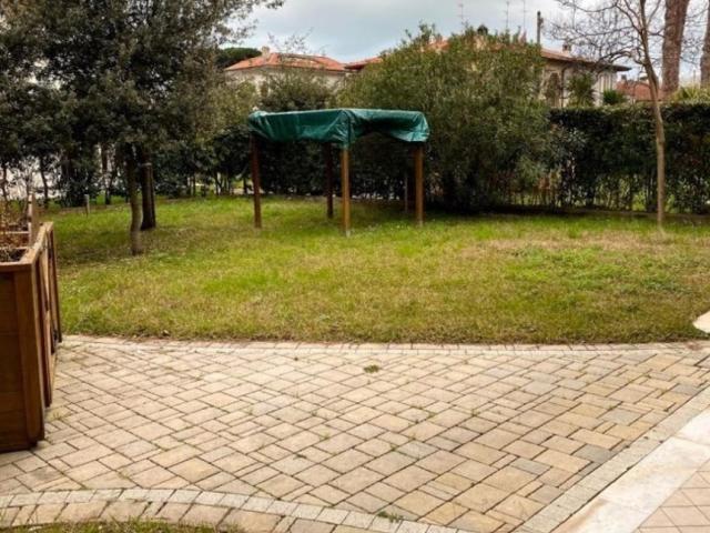 Appartamento in affitto a Forte dei Marmi, giardino, veranda, doppi servizi TrovaCasa