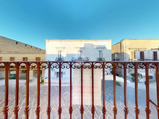 Appartamento in affitto a Francavilla Fontana via Roma, non arredato/vuoto, terrazzo, ristrutturato TrovaCasa