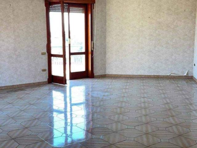 Appartamento in affitto a Frattamaggiore traversa 2 Giuseppe Mazzini, non arredato/vuoto, terrazzo, caminetto TrovaCasa