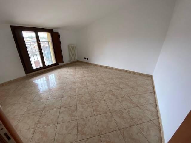 Appartamento in affitto a Gualtieri RE