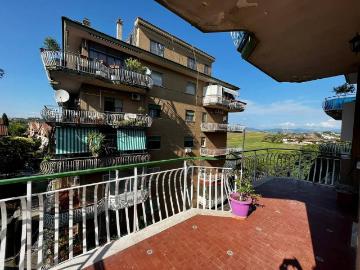 Appartamento in affitto a Guidonia Montecelio via Monte Gran Paradiso, terrazzo, parzialmente arredato, ascensore TrovaCasa