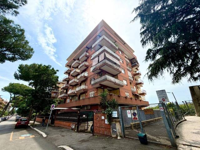 Appartamento in affitto a Guidonia Montecelio via Monte Grappa, 30, arredato, box, centrale TrovaCasa