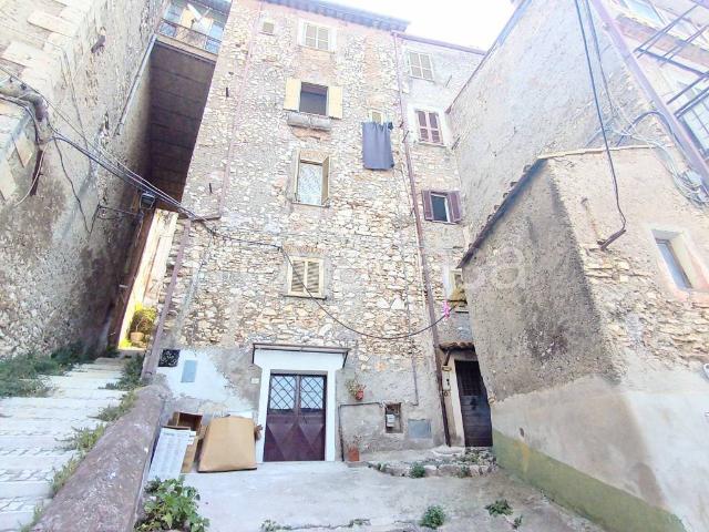 Appartamento in affitto a Guidonia Montecelio via del Macello, arredato, ristrutturato, angolo cottura TrovaCasa