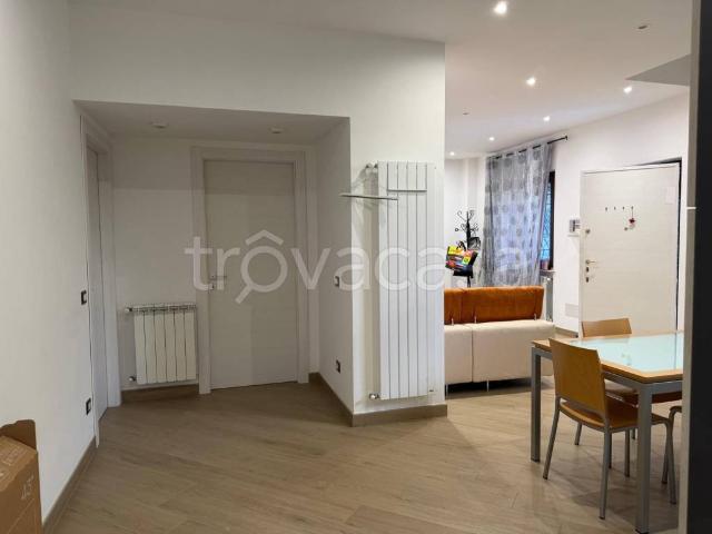Appartamento in affitto a Guidonia Montecelio via Floro, arredato, terrazzo, cucina a vista TrovaCasa