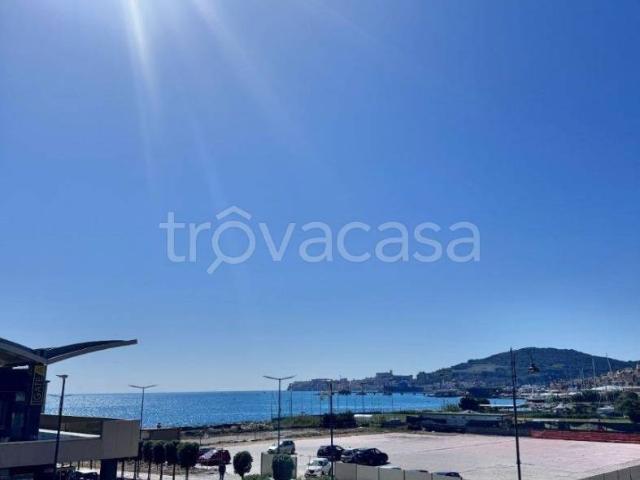 Appartamento in affitto a Gaeta via Lungomare Giovanni Caboto Vico 11, arredato, lungomare, balcone TrovaCasa
