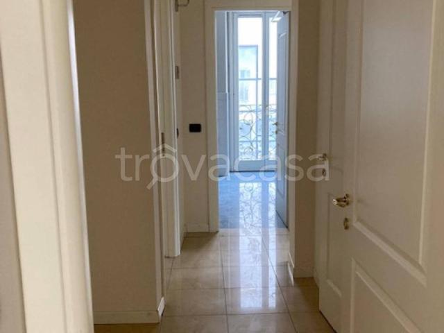Appartamento in affitto a Gallarate via Alessandro Manzoni, 16, riscaldamento autonomo, ascensore, ristrutturato TrovaCasa