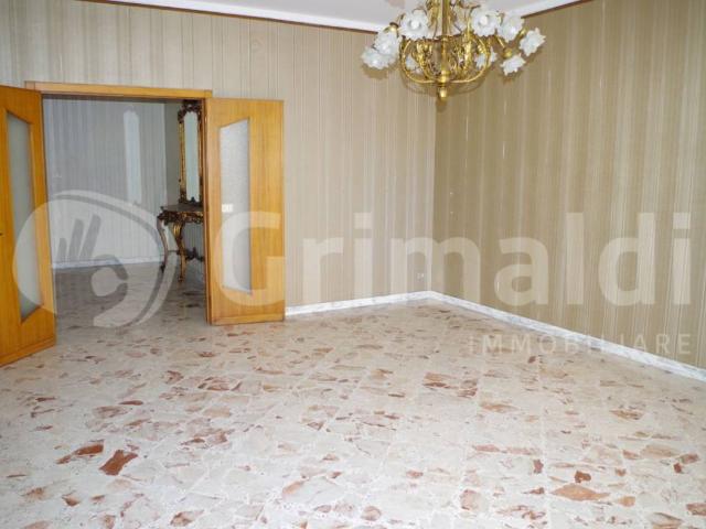 Appartamento in affitto a Gallipoli corso Italia, 21, non arredato/vuoto, box, ascensore TrovaCasa