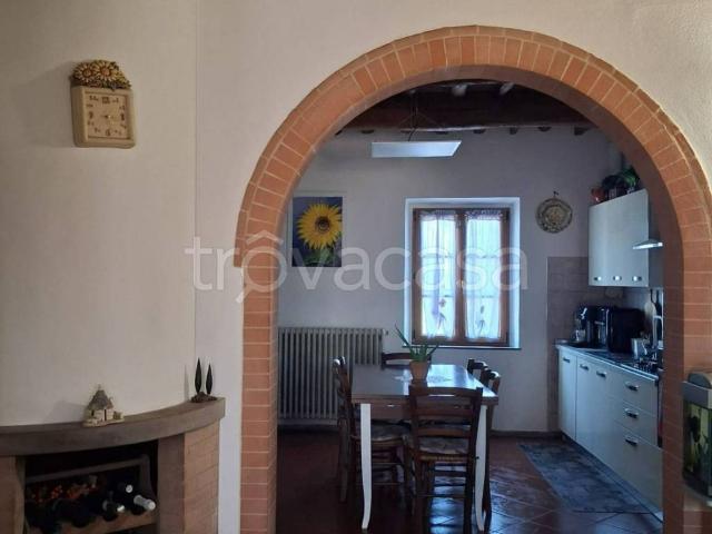 Appartamento in affitto a Gambassi Terme, giardino privato, posto auto, caminetto TrovaCasa