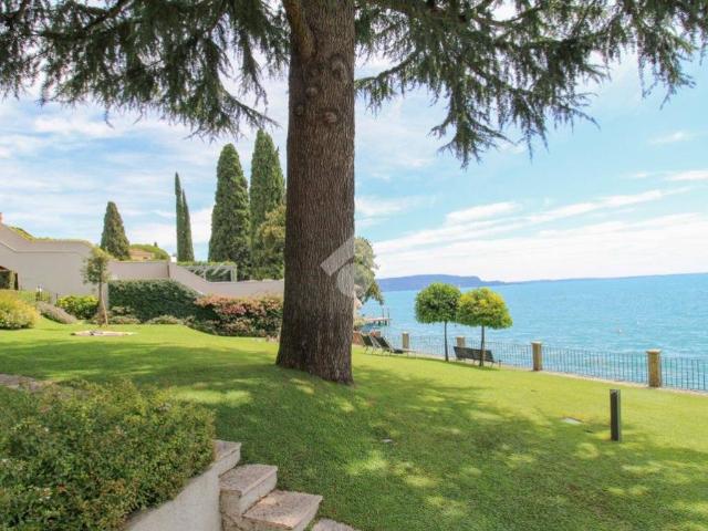Appartamento in affitto a Gardone Riviera corso Giuseppe Zanardelli, arredato, giardino, posto auto TrovaCasa