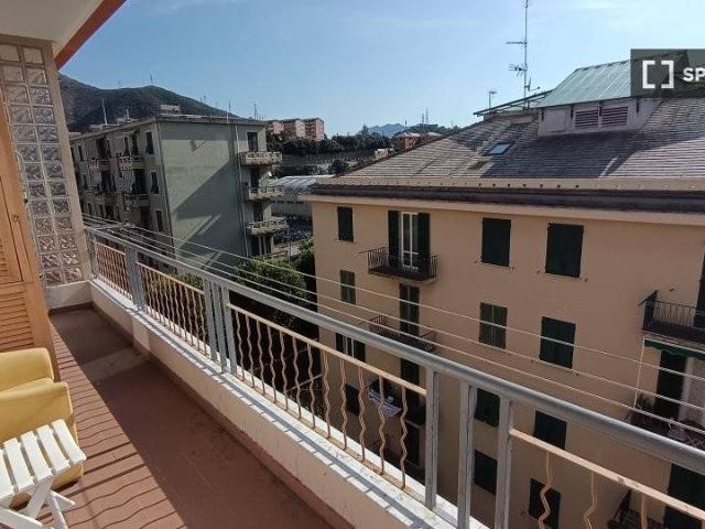 Appartamento in affitto a Genova via Chiaravagna, arredato, lavatrice, lavastoviglie TrovaCasa