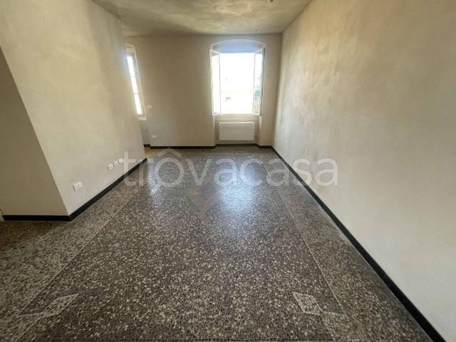 Appartamento in affitto a Genova via antica romana di quinto, vista mare, parzialmente arredato, senza ascensore TrovaCasa