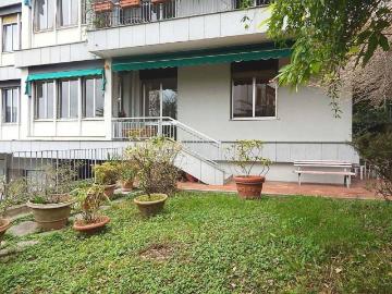 Appartamento in affitto a Genova via Alberto Liri, 17, non arredato/vuoto, giardino privato, posto auto TrovaCasa