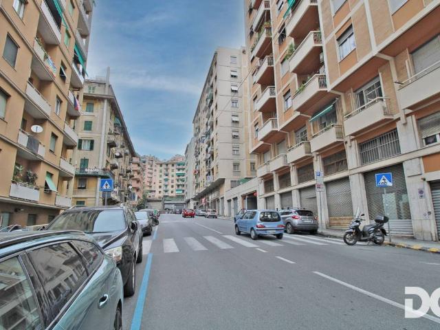 Appartamento in affitto a Genova via Ayroli, 39, arredato, ascensore, buono stato TrovaCasa