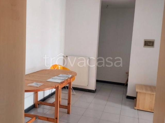 Appartamento in affitto a Genova via Borgo degli Incrociati, riscaldamento autonomo, parzialmente arredato, ascensore TrovaCasa