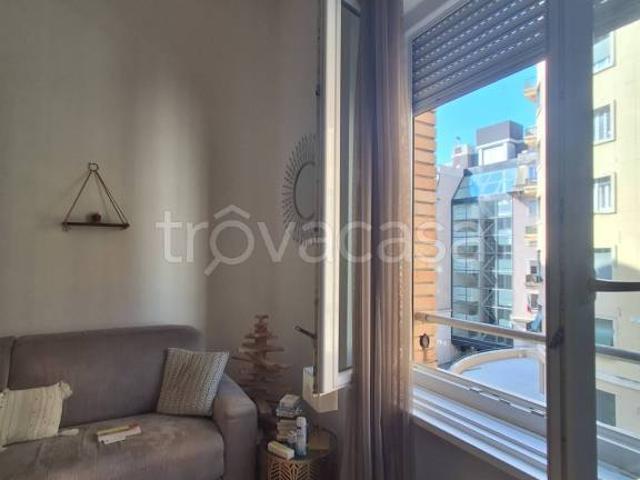 Appartamento in affitto a Genova via Giosuè Carducci, Centro Città